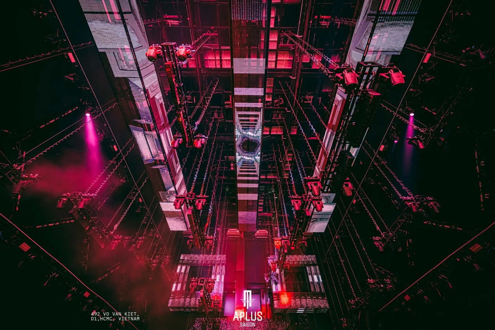 Giàn LED treo trần club